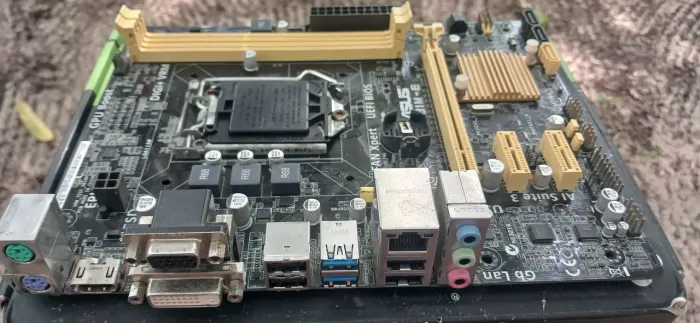 Placa mãe H81M - E "NÃO LIGA!"