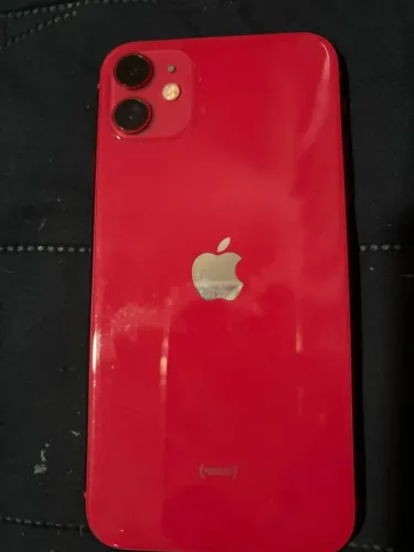 Vendo IPHONE 11,em perfeito estado e funcionamento,com película,capinhas de brinde.