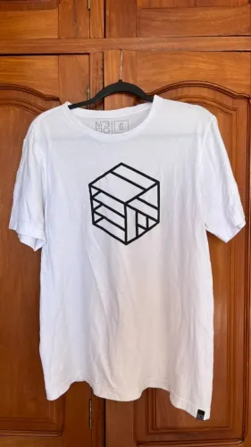 camiseta mello branca m