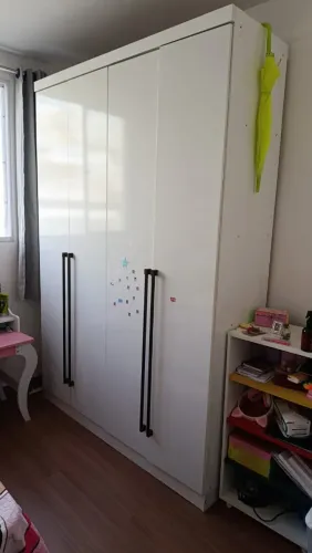 Guarda-roupa infantil