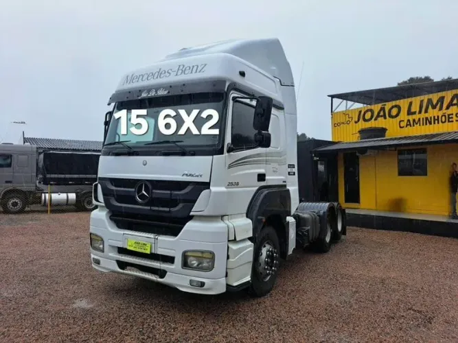 M.BENZ AXOR 2536 S 6X2 2015 AUTOMÁTICO