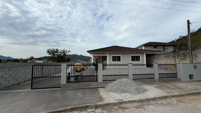 Casa de 03 dormitórios para locação, Centro, Antônio Carlos