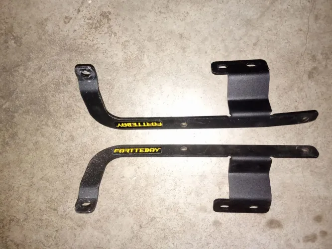 Vendo baú 80 lts e suporte para factor semi novos