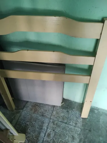 Vendo cama de solteiro