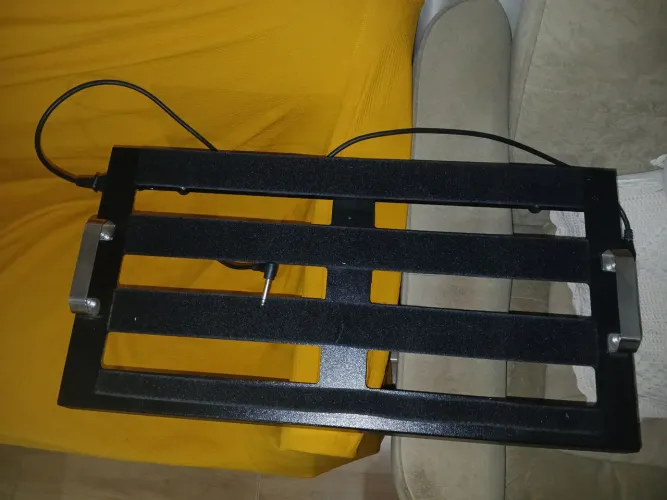 Pedalboard Creationfd 60x30 completo com soft case + elétrica instalada.