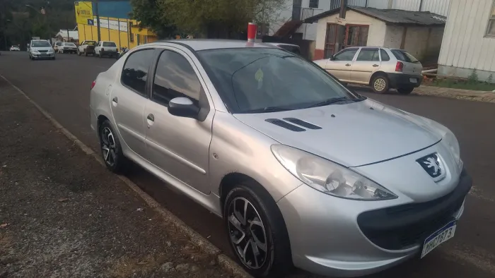 Peugeot 207 Sedan Passion XR 1.4 Flex 8V 4P 2009