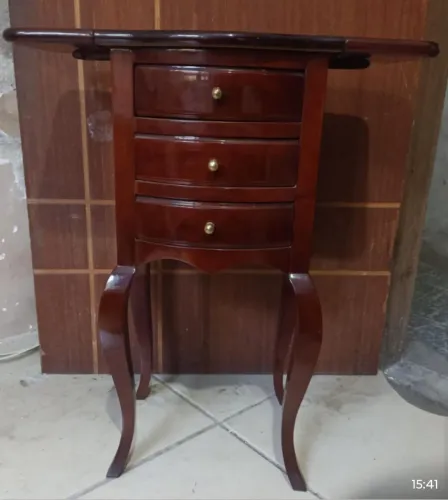 Vendo criado mudo em madeira
