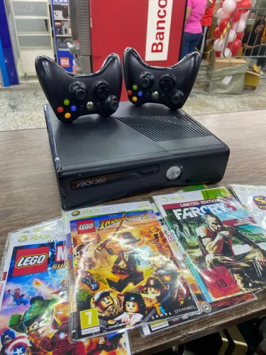Xbox 360 Desbloq + 11 jogos + 2 controles pra hoje