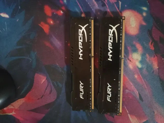 Memória RAM Hyperx DDR3 2 pentes de 8 GB cada totalizando 16gb