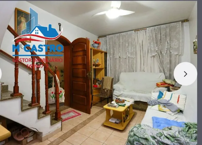 Sobrado com 4 Quartos (1 suíte) + 2 Vagas e 123m²