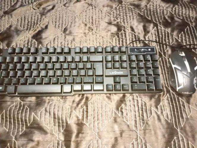 TECLADO E MAUSE FUNCIONANDO 100 PORCENTO A VISTA