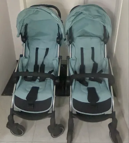 Vendo carrinho de bebê compacto da marca Chicco modelo Cheerio cor Hydra com pouco uso