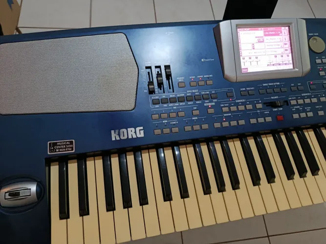 Teclado Korg PA 500 usado em ótimo estado de conservação, funcionando perfeitamente 
