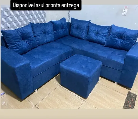 Sofá azul . 6 almofadas mega mega