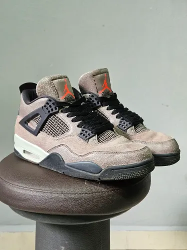 Air Jordan 4 Taupe Haze