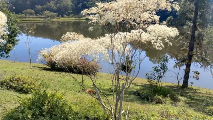 Lote à venda em condômino em Vinhedo/SP.