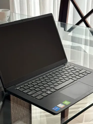 Notebook Lenovo IdeaPad 3 Ryzen 5, 8GB RAM, SSD 256GB e Tela Full HD