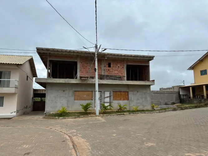 Vendo casa em construção em condomínio