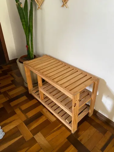 SAPATEIRA COM RODINHAS em ótimo estado de uso