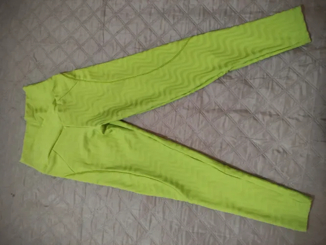 Calça Legging Verde Limão | Tamanho M | Nunca Usada | Zero Transparência