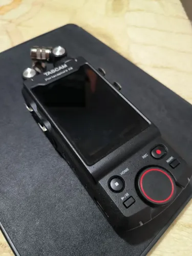 Gravador TASCAM Portacapture X8 - Profissional - 32-Bit Float