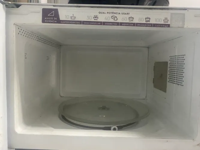 Vendo microondas Eletrolux funcionando perfeitamente