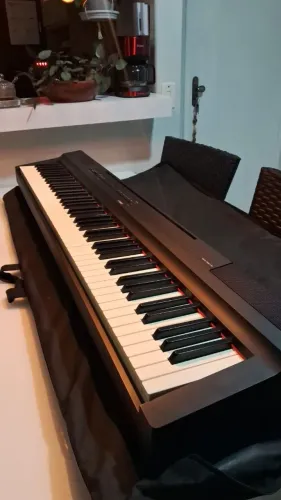 Piano Digital Yamaha P-125 em ótimo estado semi novo <br>Valor R$4.000,00