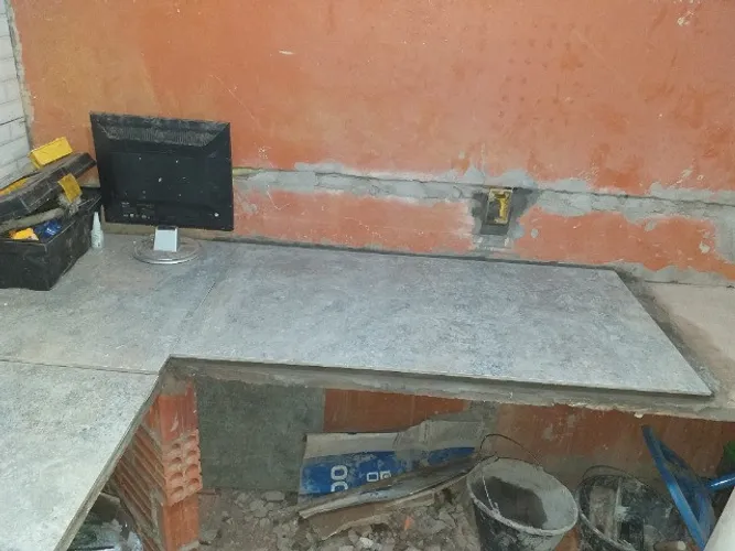 Pedreiro e eletricista,roçador e passo veneno, pintura, limpo sisterna e caixa d'água