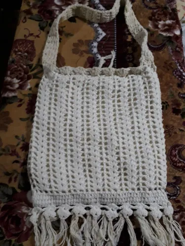 bolsa artesanal e barbante cru