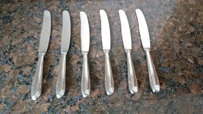 Conjunto de Facas de mesa antigas