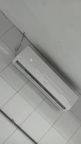 Instalação e manutenção de ar condicionado.