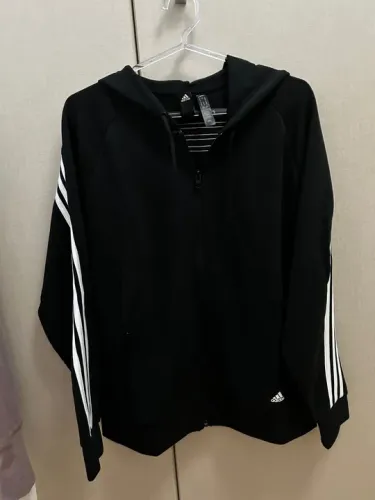 Casaco Adidas Preto com Zíper e Detalhes em Branco - Tamanho M