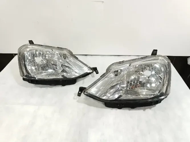 par de farol Toyota etios Cross original