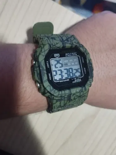 Relógio Masculino Shock Resist CamufladoR$:80 Reais