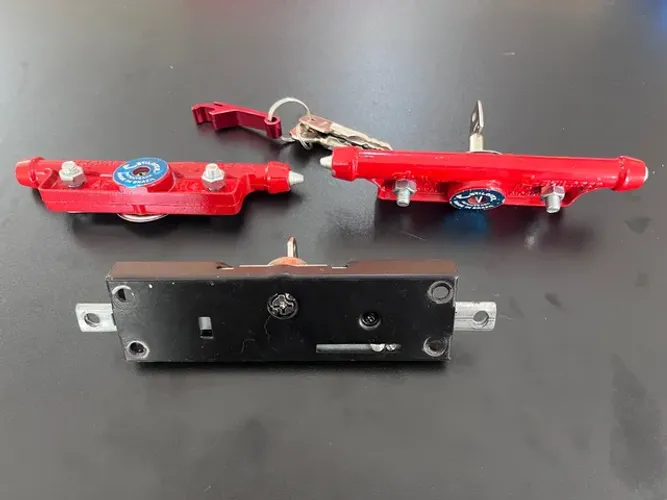 Trava para porta de aço (kit 3)
