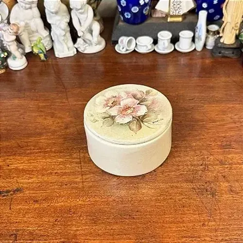 Antigo Potiche em porcelana.