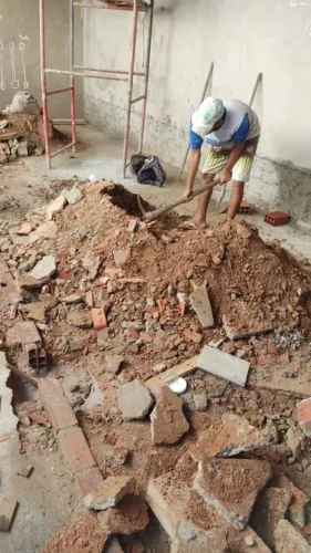 Pedreiro com ajudante Zona Leste serviço de qualidade