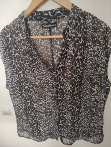 BLUSA estampa de onça