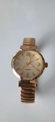 Relógio Feminino Dourado com Pedrarias