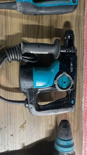Martelete Makita HR2810T