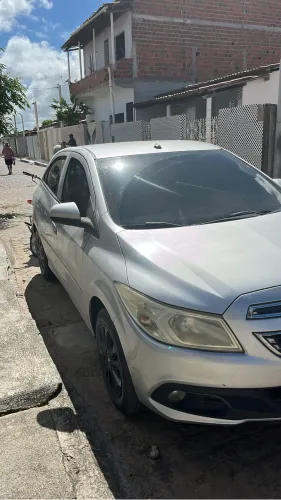 Chevrolet Onix Hatch LT 1.0 8V Flex Power Mec. 4P 2013