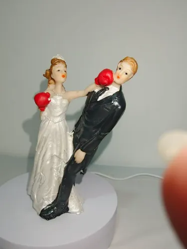 Enfeite de bolo - Casal Boxeador Divertido 14cm