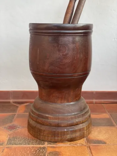 Pilão Madeira Sucupira 80cm altura