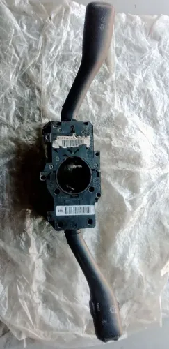 GOLF/ AUDI A3 COMANDO/ CHAVE DE SETA 4B0953503H