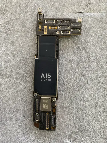 PLACA MÃE IPHONE 13 PARA RETIRADA DE PEÇAS 