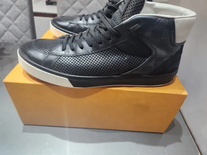 Tênis Louis Vuitton