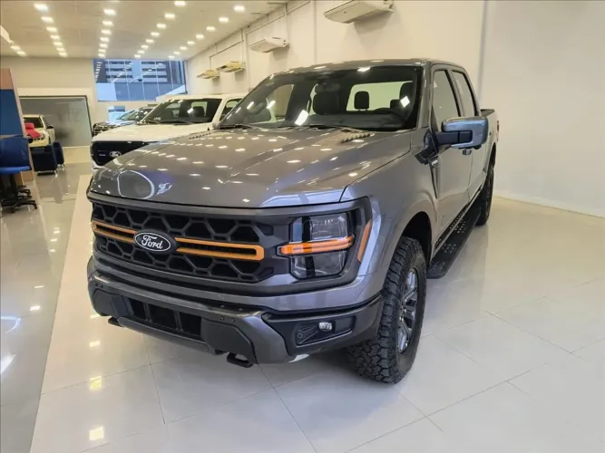 Ford F-150 Tremor 4X4 5.0 V8 2025
