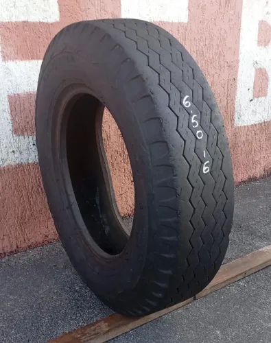 Pneu 6.50 aro 16 Goodyear semi-novo