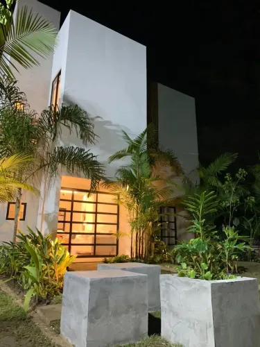 PRONTO PRA MORAR - Casa com 2 suítes, quintal e lazer completo
