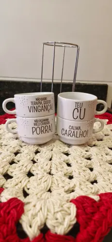 Torre 4 xícaras com suporte - Personalizadas